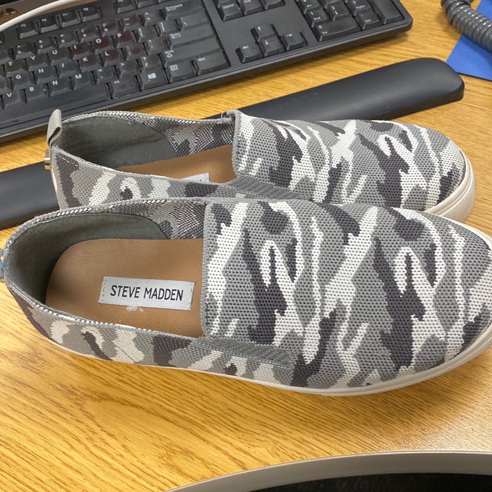 Steve Madden Camo Slip on Sneaker